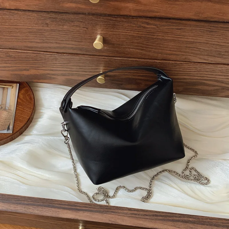 

2025 Niche Design Pillow Bag, Chain Strap Crossbody Purse, Women's Chic Day to Night Tote, Minimalist Sling Bag, Textured