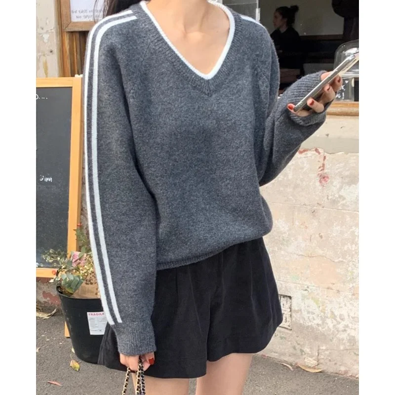เสื้อสเวตเตอร์ไหมพรมยาวลายทางหลากสีสไตล์วินเทจฤดูใบไม้ร่วงสุดชิค ทรงหลวม คอวี หลากสไตล์ แฟชั่นเกาหลีสำหรับผู้หญิง