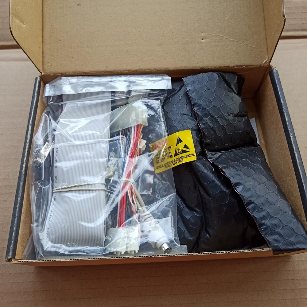 

Совершенно новая оригинальная материнская плата компьютера промышленного управления PCI-6771 REV.B1 PCI-6771F