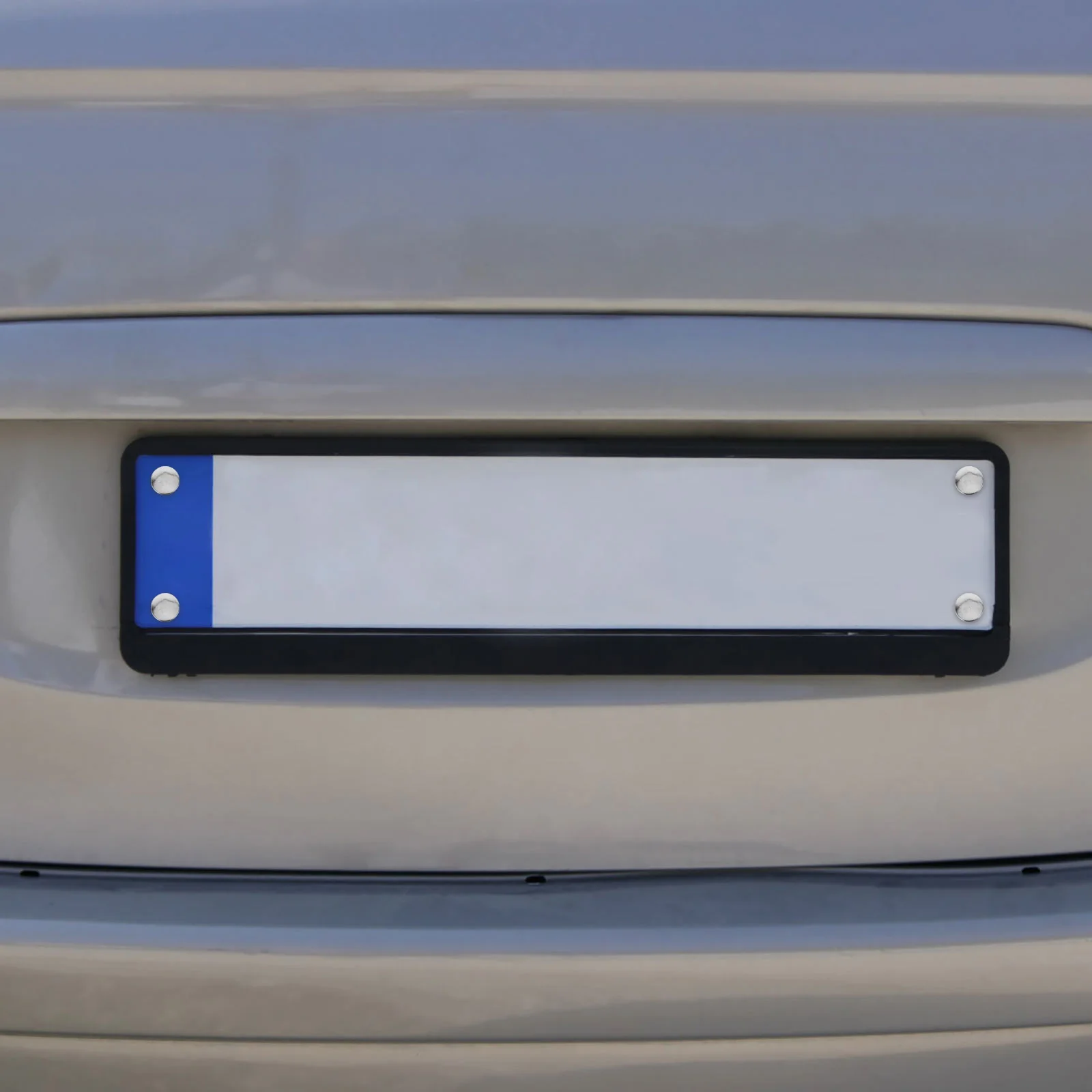 

1Set License Plate Security Screws Anti Theft Metal Bolts Kit with Mounting Nuts Decorative Fasteners License Plate Bolts