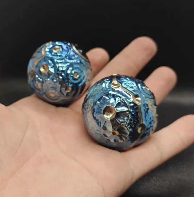 Used EDC Titanium alloy TC4 crater baked blue 40mm (one pair) fitness ball Stress Relief Toy Fingertip Haptic Decompression Toys