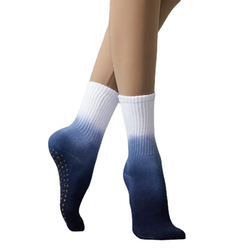 

New Cotton Breathable Sweat-absorbing Gradient Color Stocking Non-slip Yoga Socks Mid-tube Dance Ballet Pilates Socks Women