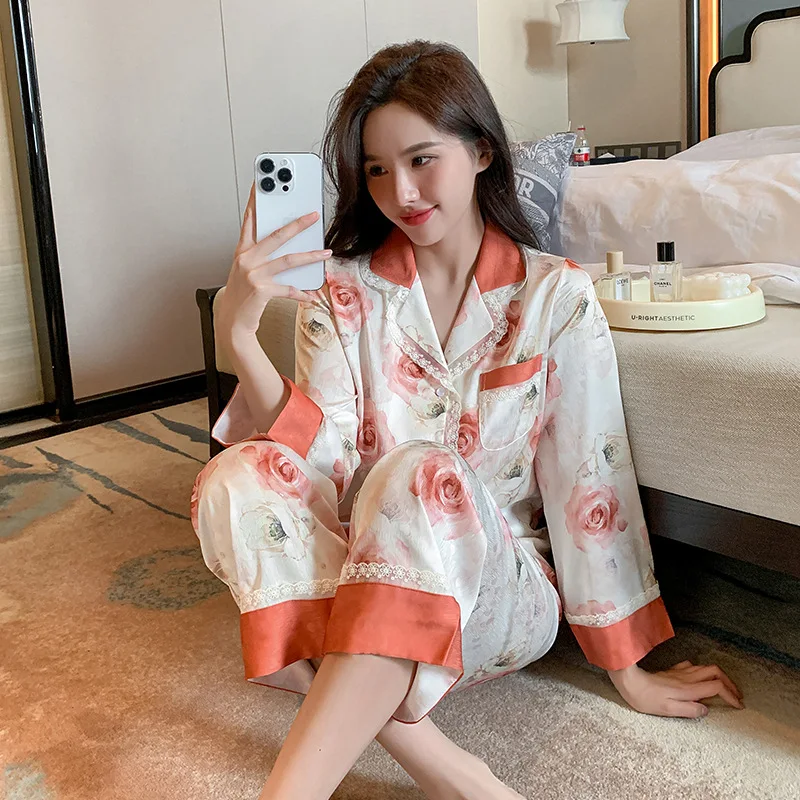 New Women's Spring And Autumn Ice Silk Long Sleeved Lace Pajama Set With High Grade French Flower Wearable Home Wear Female