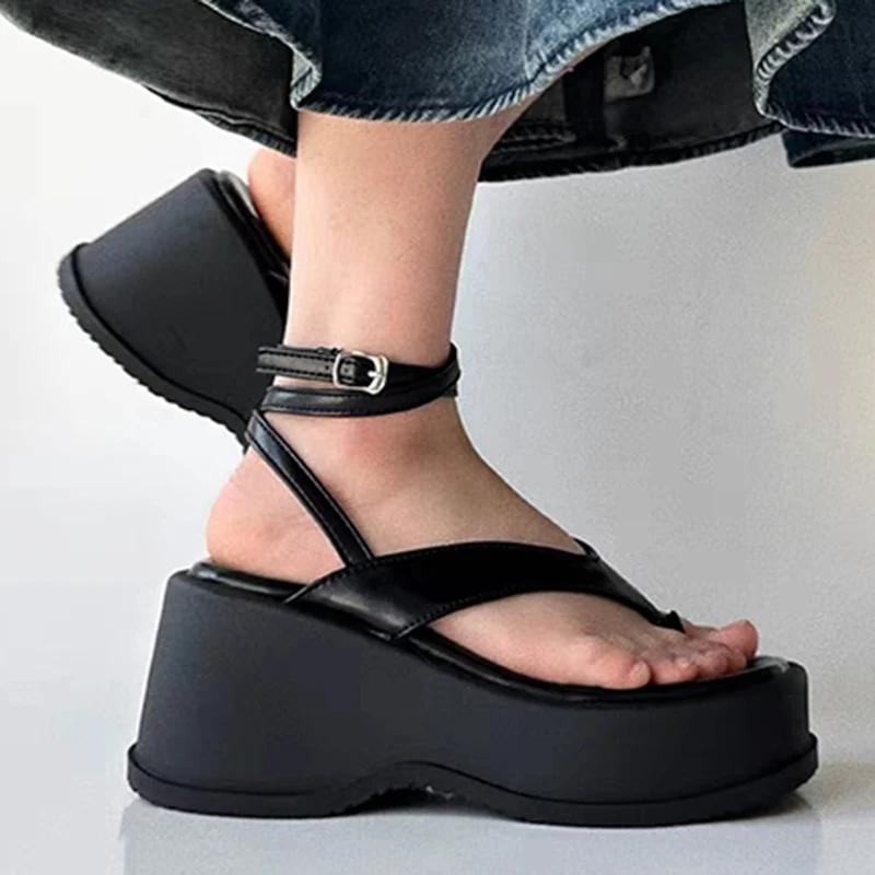 Women Punk Flip Flops 7 CM Platform Slippers Garden Shoes Buckle Design Sandals Outdoor Street Clogs Beach Slippers Casual Shoes