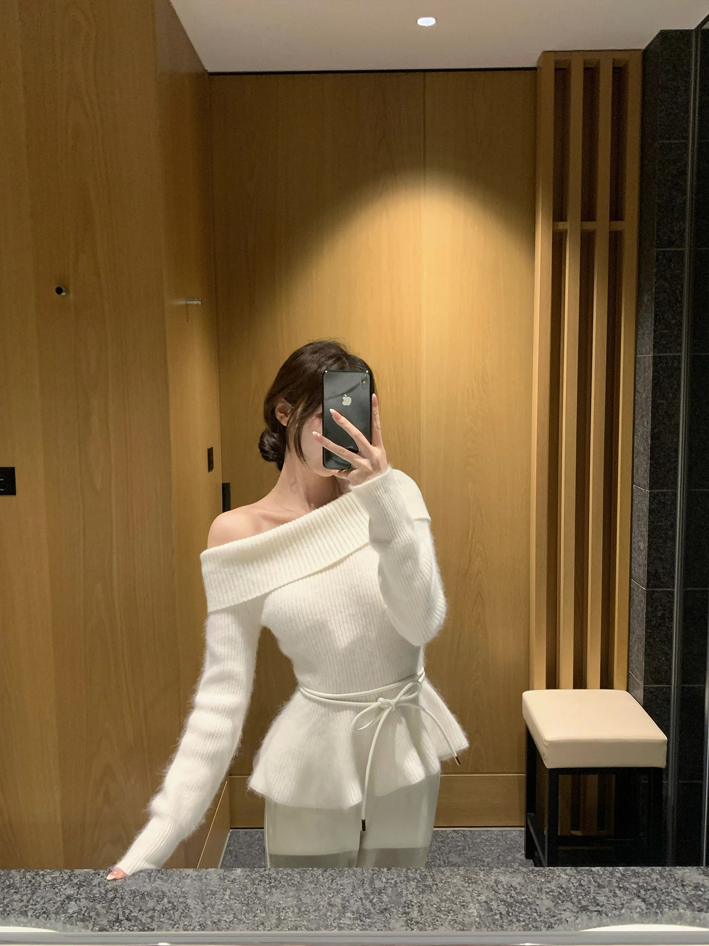 

White Rabbit Fce Knitted Sweater One oulder Bowtie Design Soft Cozy High Waist Ciwalk Sle Women's Faion Winter Warm