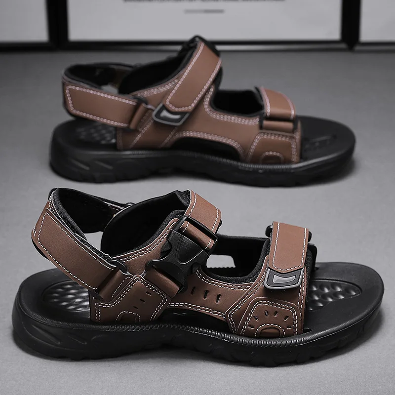 Man Sandals Summer Wear Beach Sandals Anti Sip Wear-resistant Slippers Trendy Man Driving Sandal