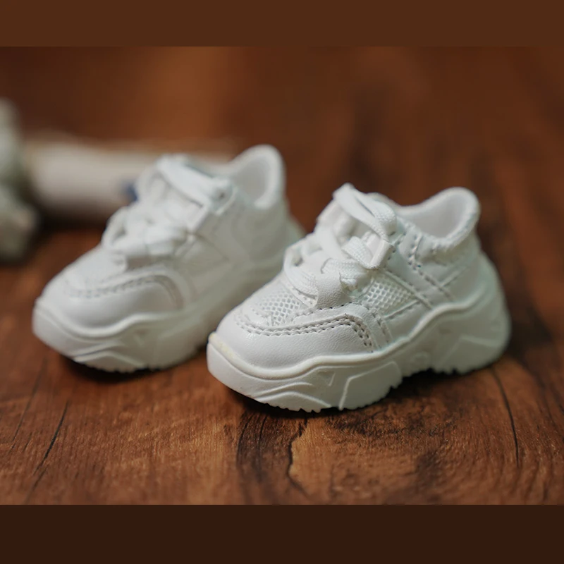 SD/BJD 1/4  1/6 bjd doll shoes Dad shoes versatile thick soled sneakers small white shoes men and women black and white multicol