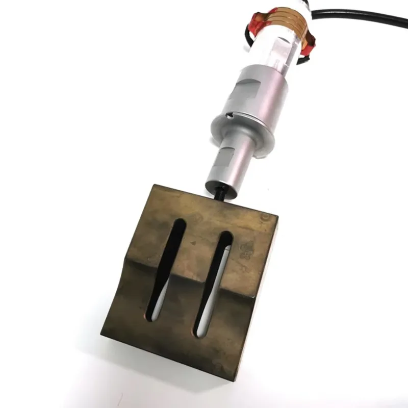 

20Khz Ultrasonic Plastic Welding Transducer 2000w Sensor With 110*20mm Steel Horn