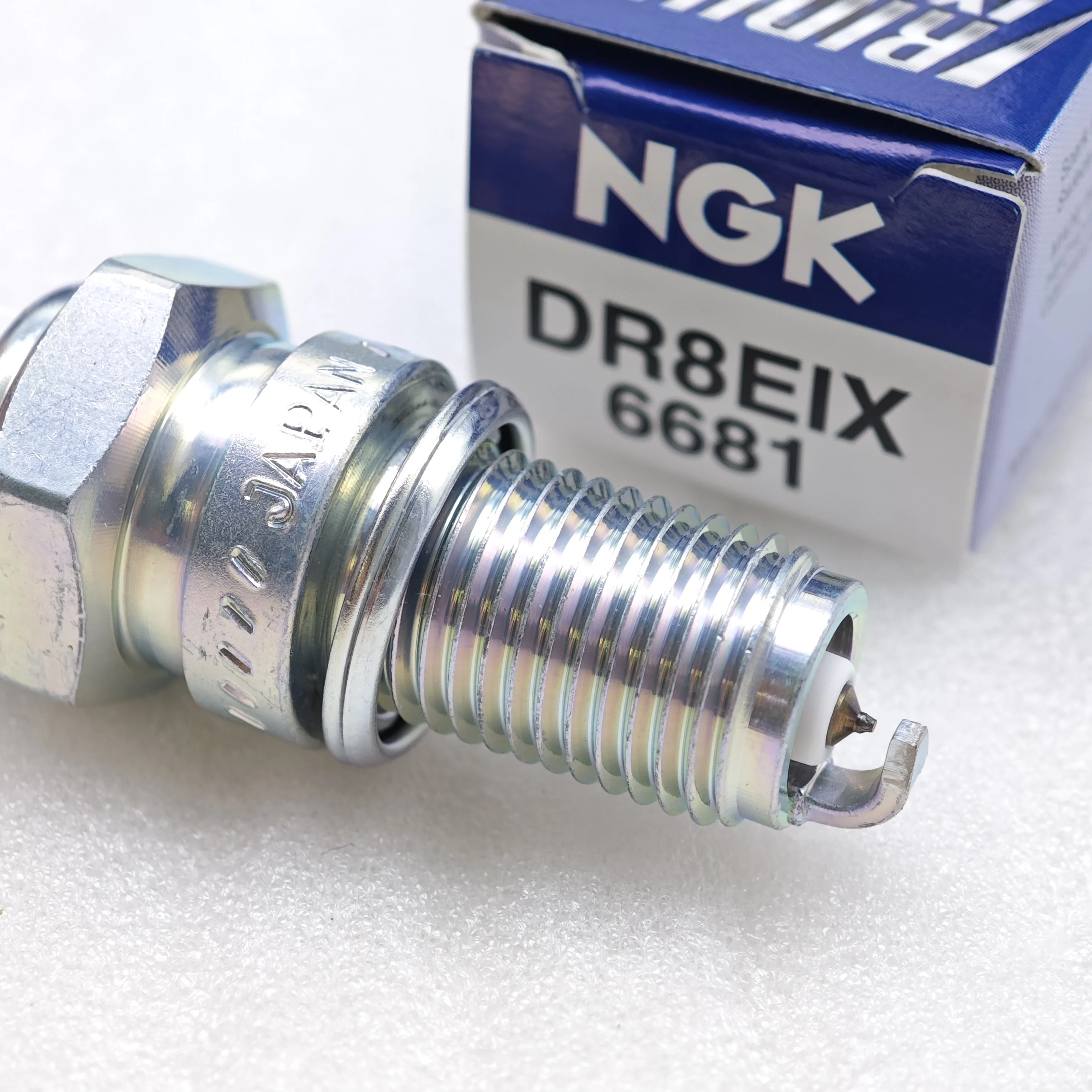 1pcs NGK Iridium Spark Plug DR8EIX 6681 Upgrade D8EA DR8EA