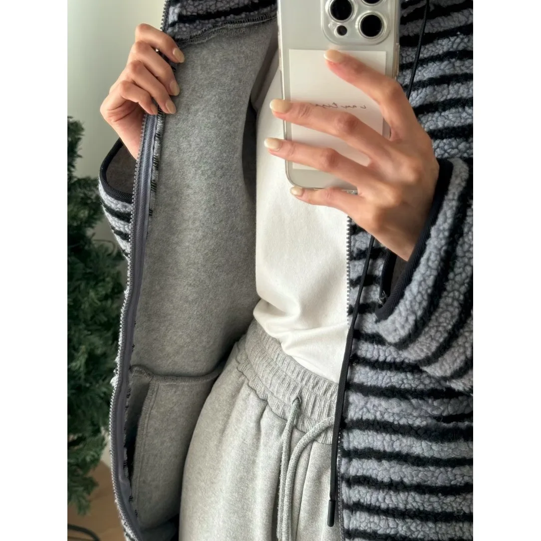 Chic Winter Women's New Arrival Long Sve Striped Lazy Sle Zipper Design Coat Fre Youthful Korean Faion Outerwear