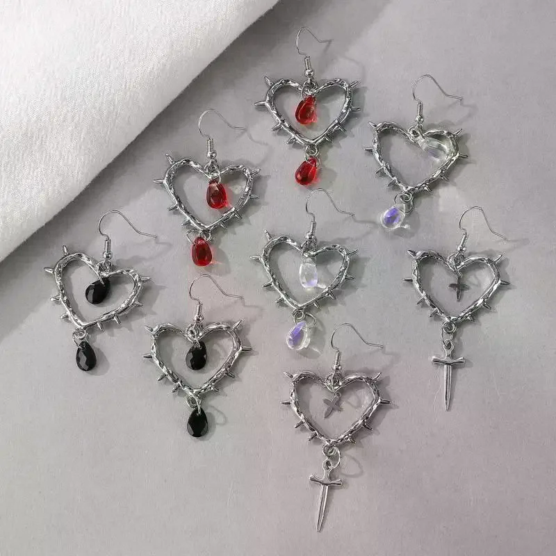 1 Pair Of Retro Gothic Style Thorn Heart Design Earrings, Heart-Shaped Earrings With Spikes, Neutral Earrings Holiday Party Gift