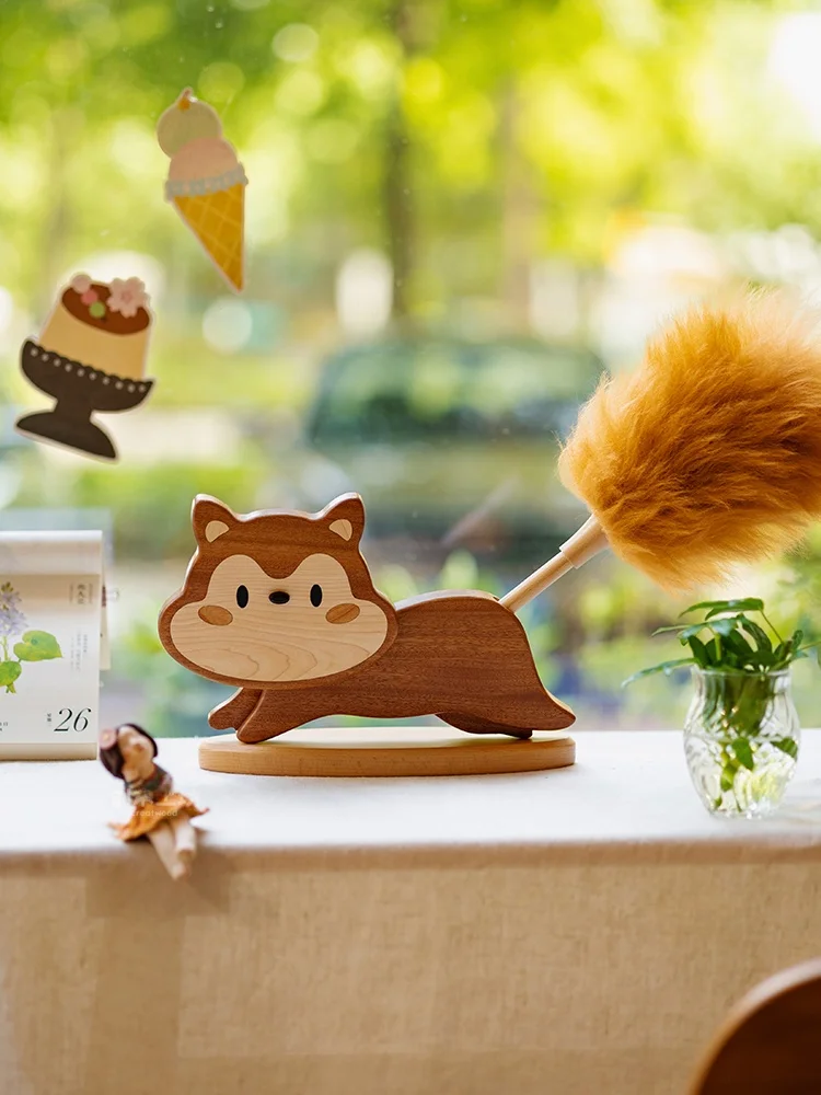 

Running Squirrel Dustpan Wood Decoration Original Wood Style Living Room Study Dust Removal Ornaments Moving Creative G...