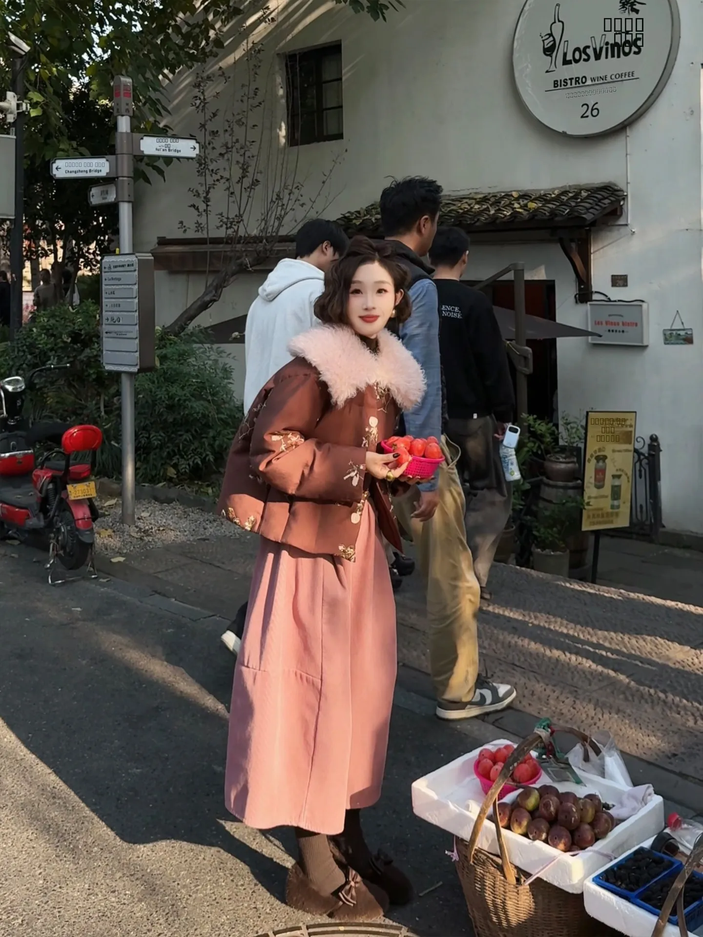 

Зимняя утепленная куртка Yolo с вышивкой, 90% белый гусиный пух, воротник из экокожи под овчину, повседневная, с длинными рукавами, с цветочным принтом.