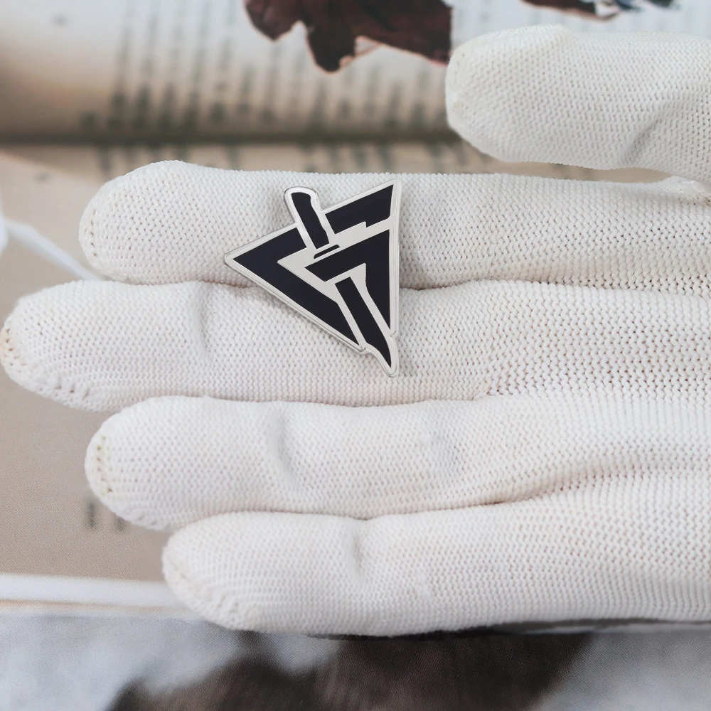 دلتا فورس كامب شعار شارة بسيطة الثلاثي بروش الكرتون لعبة الأجهزة الطرفية دبوس معدني لعبة عشاق الملابس الزينة