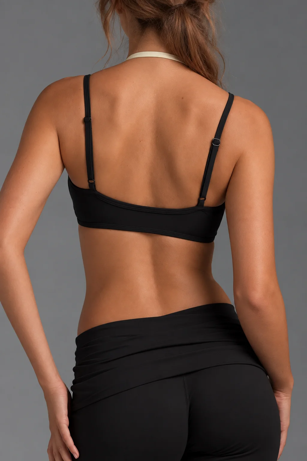 Farbblockierter Neckholder-Sport-BH für Damen mit integriertem Polster-BH, verstellbaren Trägern, Cami-Design, zweiteiliger Optik, für Fitness und Workout – Detail 6