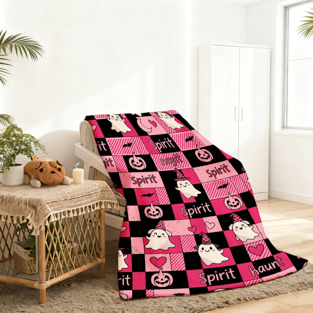 1pc Pink And Black Checkered Ghost Pumpkin Spirit Haunt Print Flannel Blanket Soft Comfortable Warm Bed Cover for Autumn Winter Bedroom Living Room Sofa Halloween Thanksgiving Christmas Festival Gift
