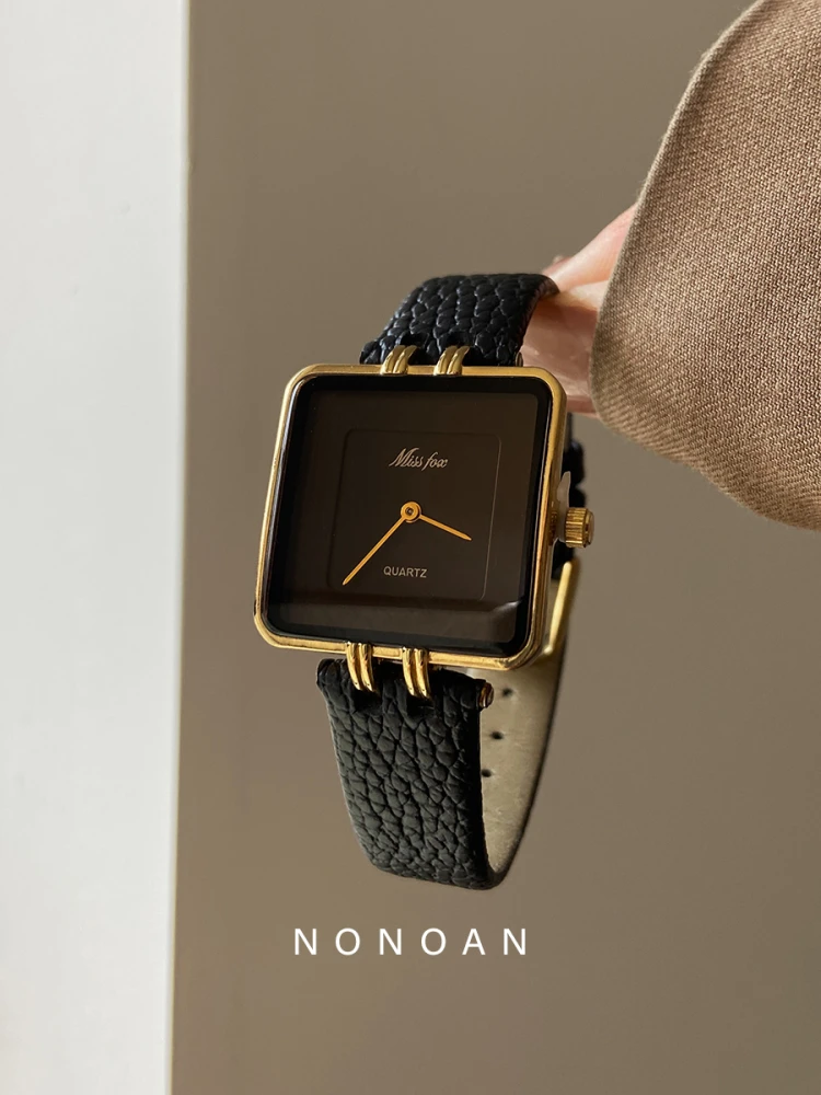 

New women's watch, elegant and understated luxury, high-end rectangular original minimalist wristwatch, perfect as a gift.