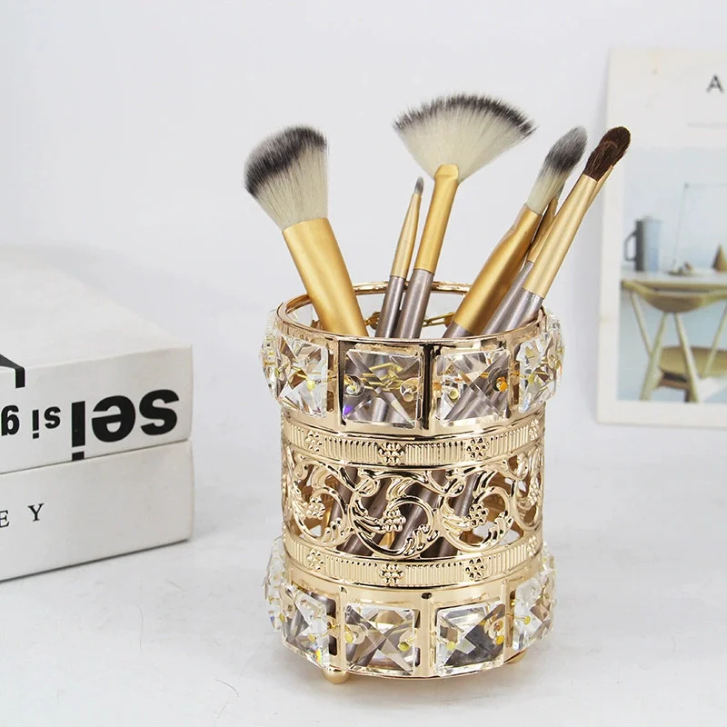 

Хрустальный держатель для ручек, круглые креативные настольные канцелярские принадлежности, хранилище кистей для макияжа, подходит для использования в офисах и ванных комнате.
