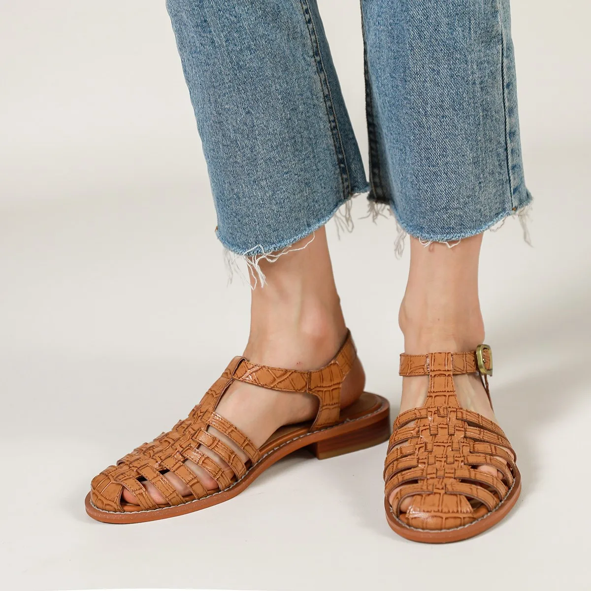 

Summer Sandal Roman Style Womens' Sandals Vintage Gladiator Buckle T-Strap Closed Toe Shoes Retro Ladies Sheepskin Spring Shoes