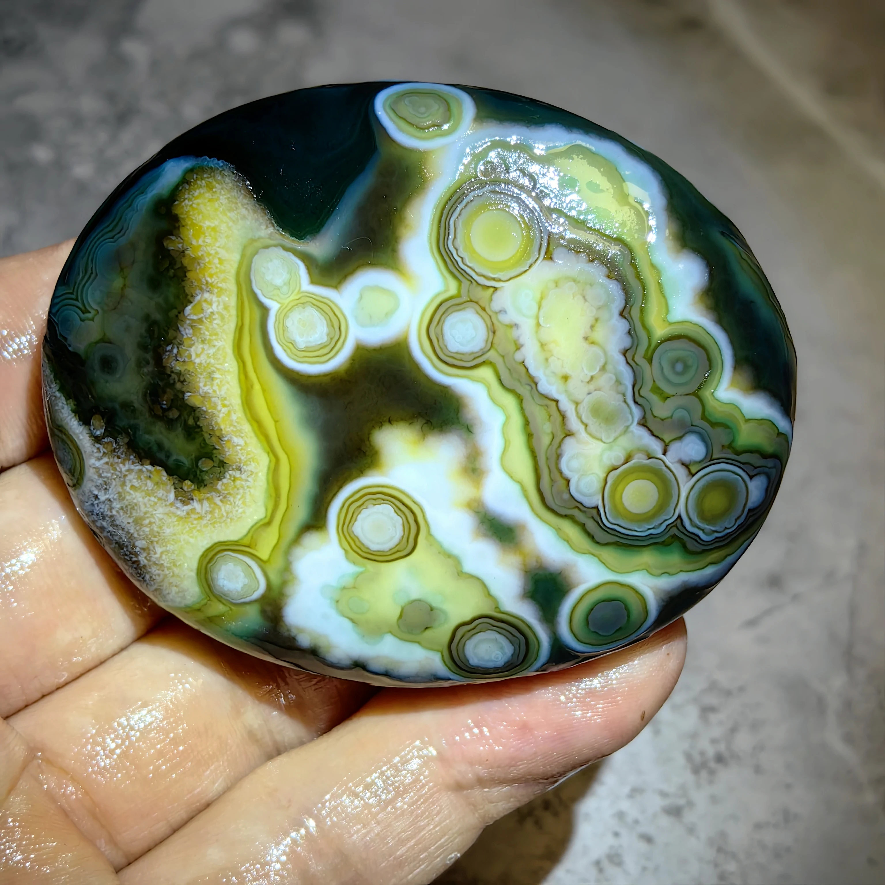 Natural Cartoon Image Gobi Agate Talisman for Ward Off Evil & Anti Evil, Palm Stone Spiritual Meditation & Desktop Scene Decor