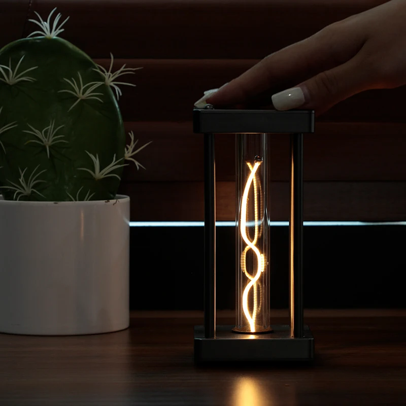 LED اللمس التبديل الإبداعية مربع الكم ليلة ضوء مربع سلك الجدول مصباح غرفة نوم السرير دراسة القراءة العناية بالعين نوع-C ديكور