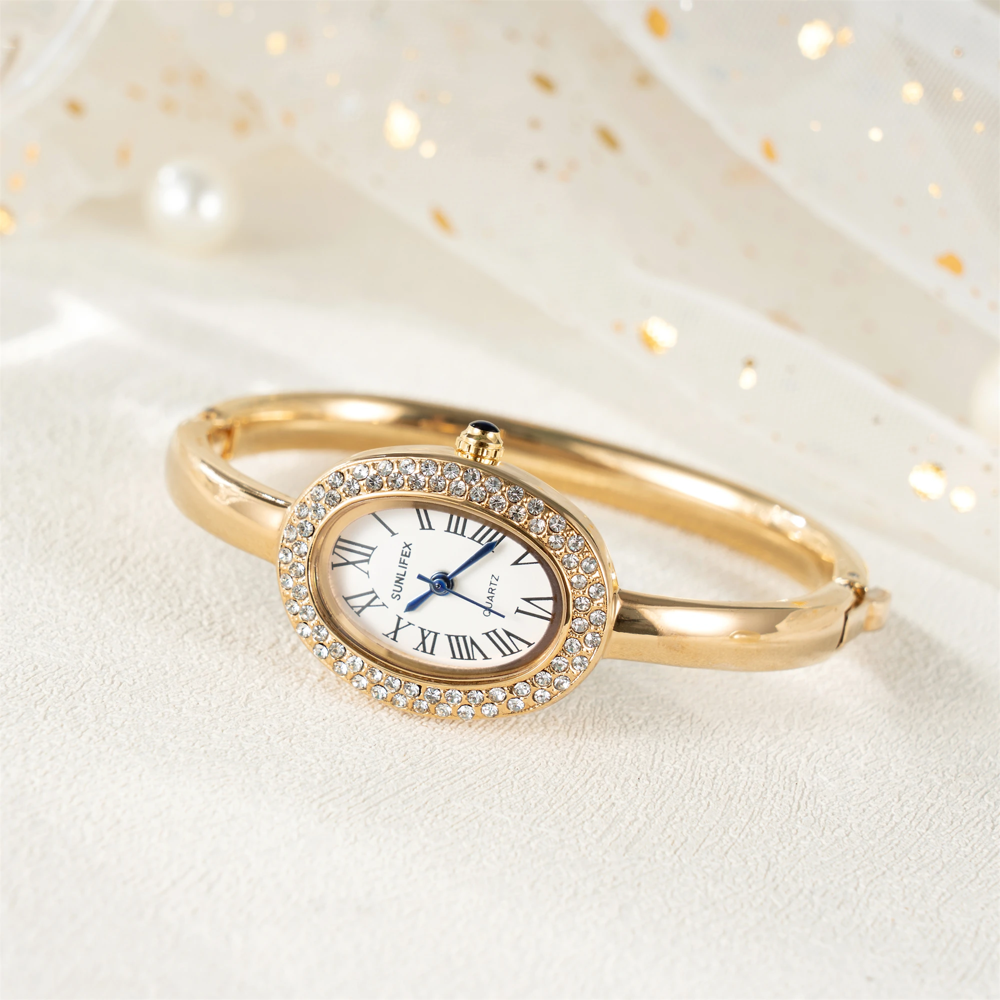 جديد فاخر أنيق السيدات سوار ساعة معصم الأرقام الرومانية مطعمة الراين البيضاوي مقاوم للماء ساعة كوارتز نسائية Reloj