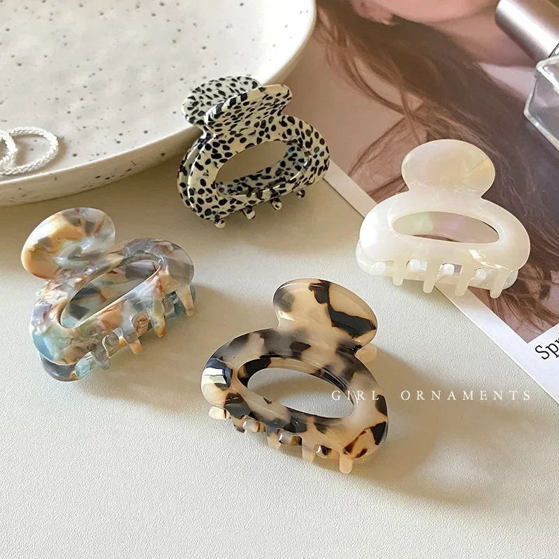 2022 New Women Hair Claw Small 4.5cm Acetate Hair Clips Elegant Colorful Hollow Out Claw Clip Girls Hair Accessories Hairclip