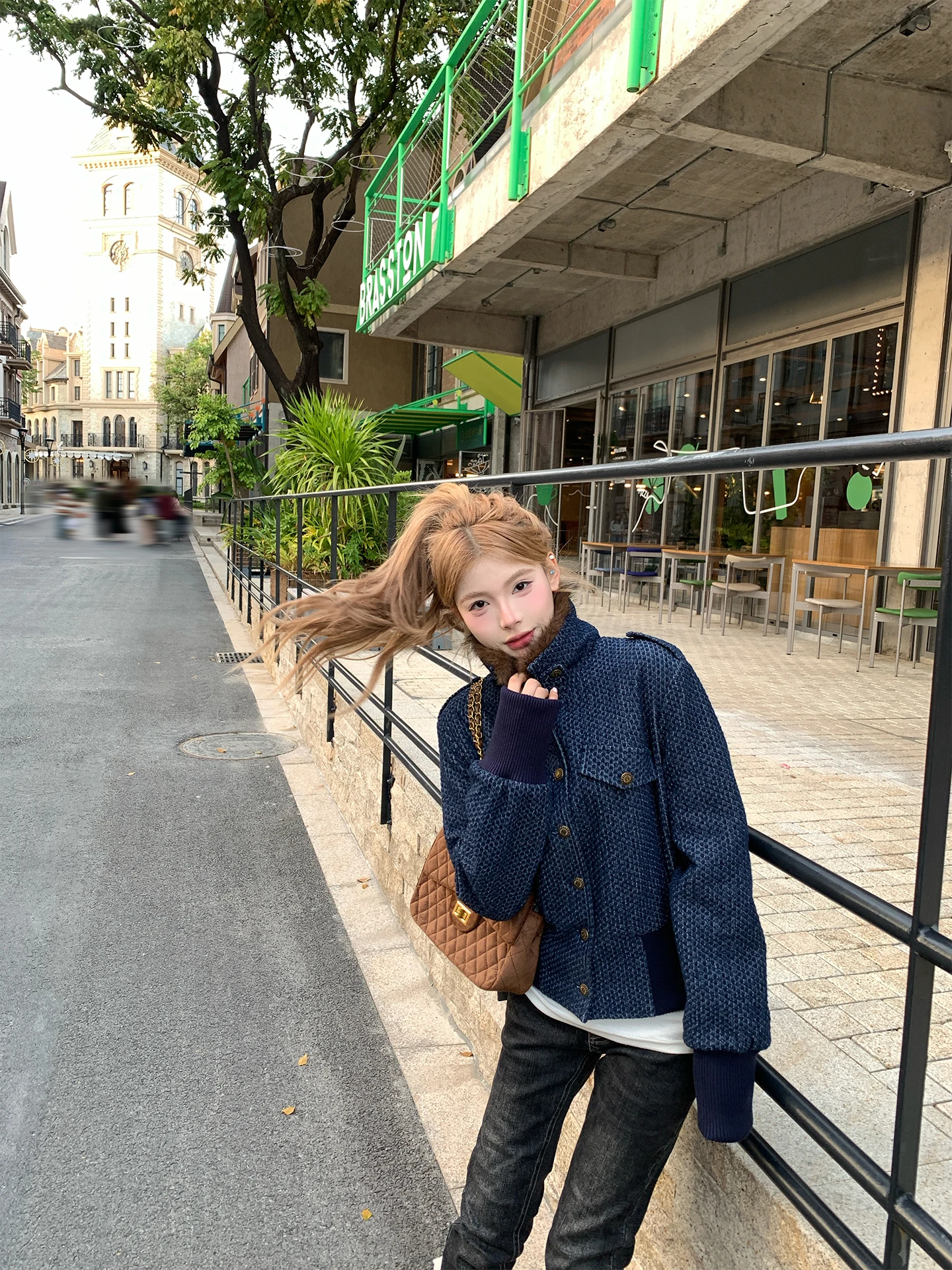 

Женское стеганое пальто из хлопка с меховым воротником в корейском стиле, теплый прямой крой, полиэстер, длинный рукав, на молнии