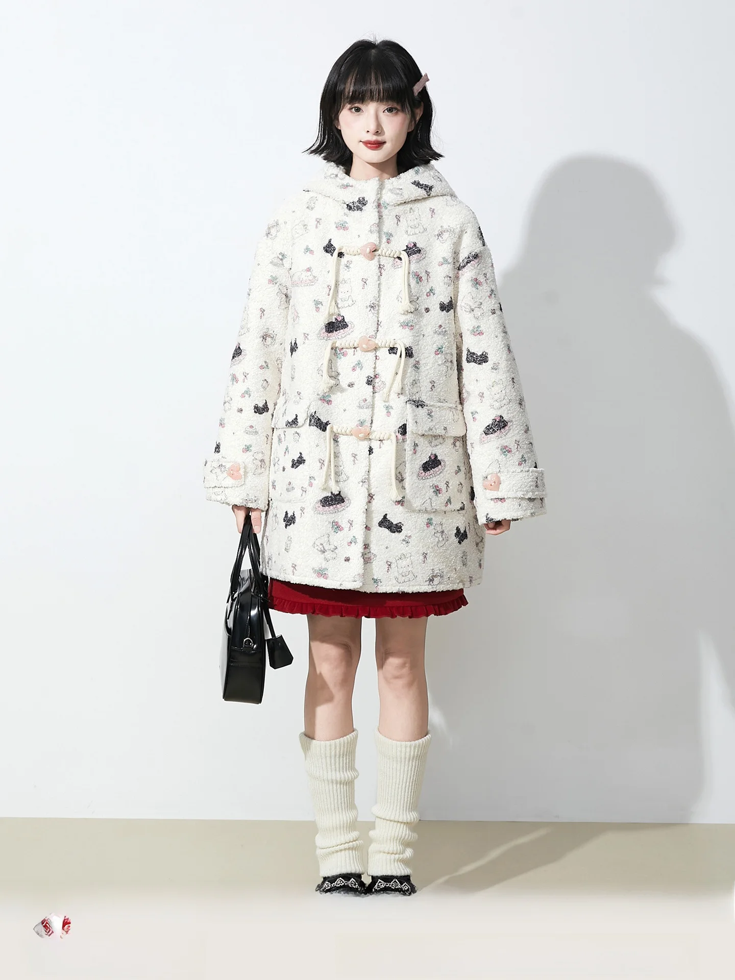 

Thiened Lamb Fur Jaet женская оригинальная принт в форме сердца на пуговицах молочная бархатная шапка пальто сладкий свободный крой длинное пальто све