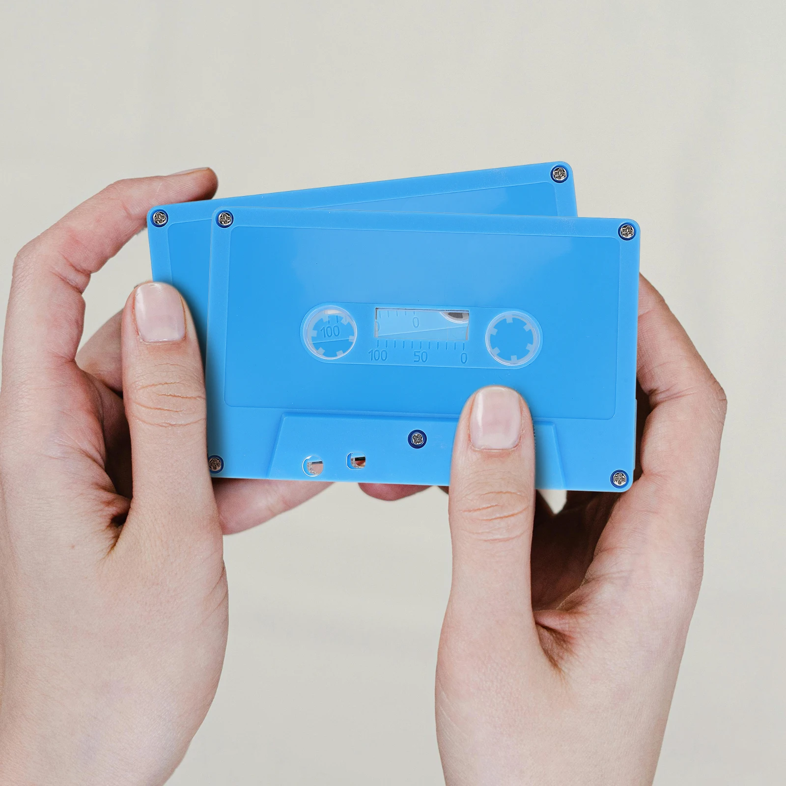 

2pcs 2 Blank Empty Cassettes Vintage Decor Audio Music Party Blank Audio Cassettes Centerpiece Plastic
