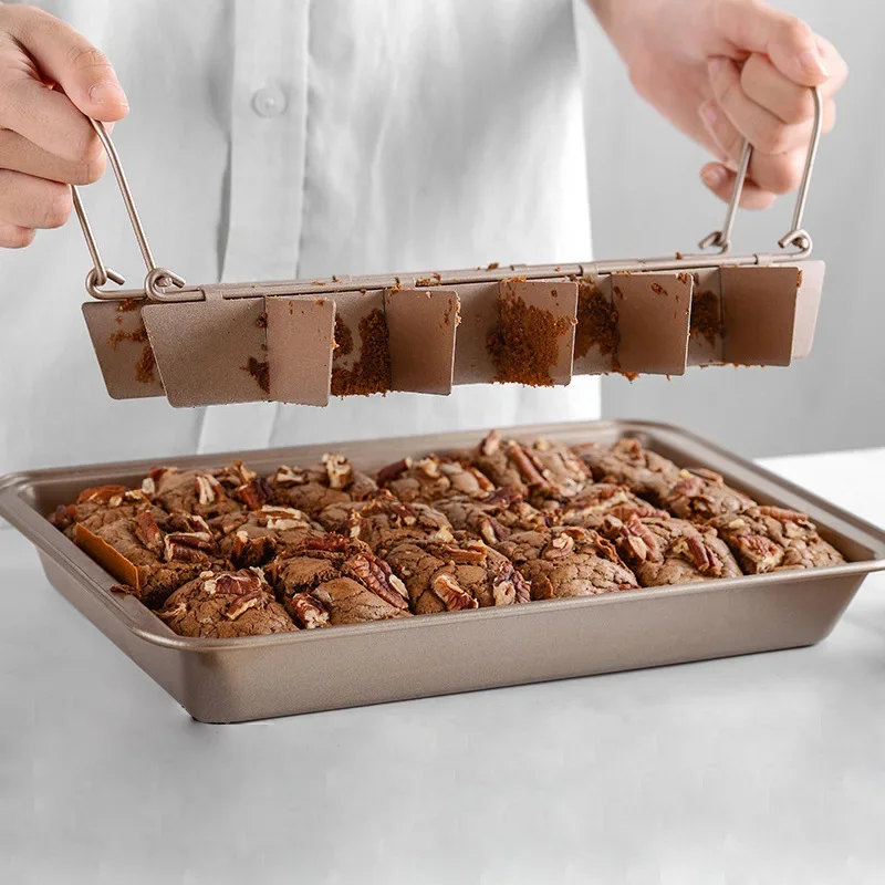 

1Pc Brownie Pan With Dividers 18 Cavity Carbon Steel Square Baking Pan-For Cake Bread Muffin Blondie Chocolate Dessert Bakeware