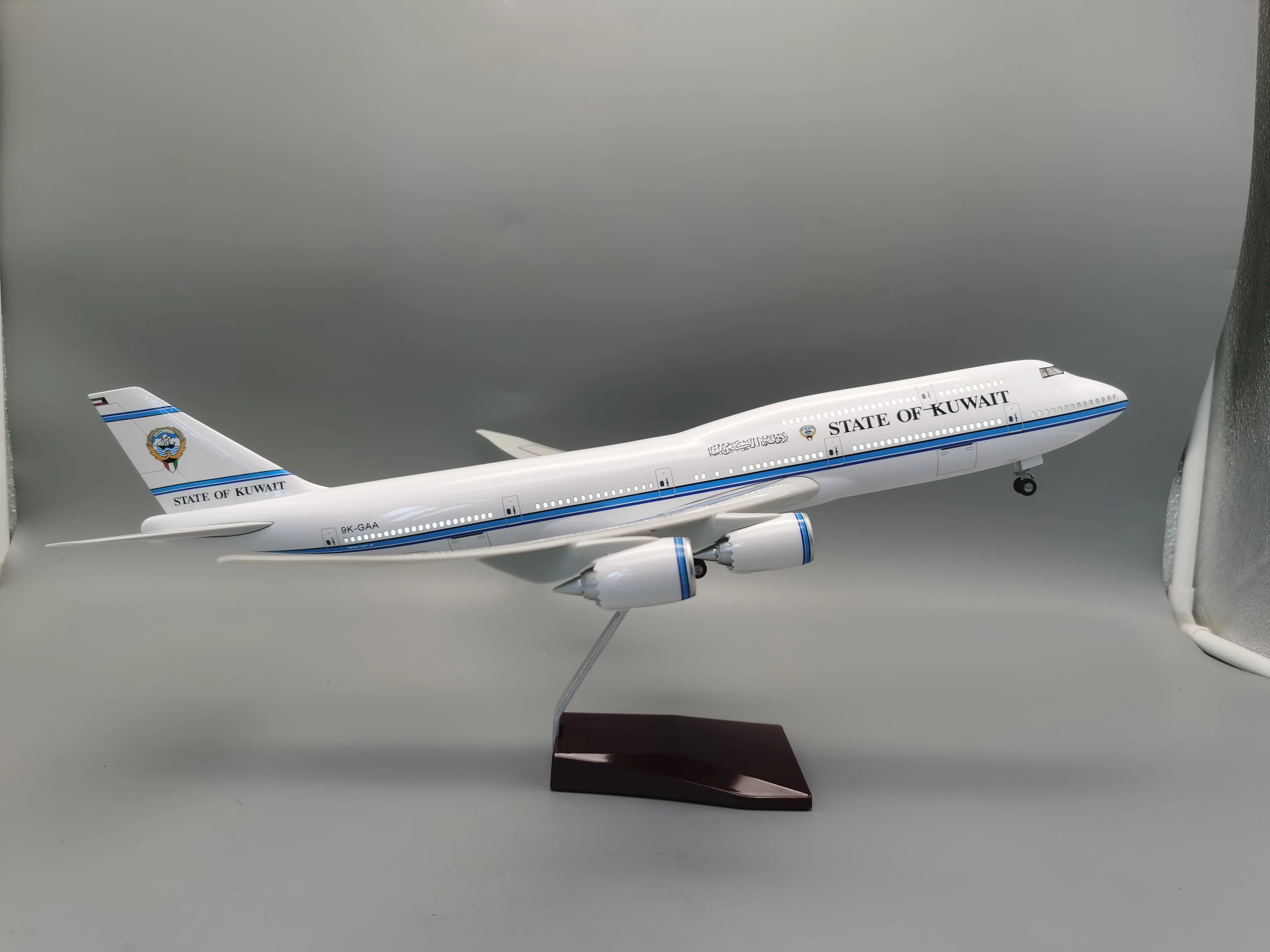 B747 Scale 47CM  Diecast Resin Airplane Model with Stand747 Kuwaiti aircraft model Plane Model Aviation Collection or Gift