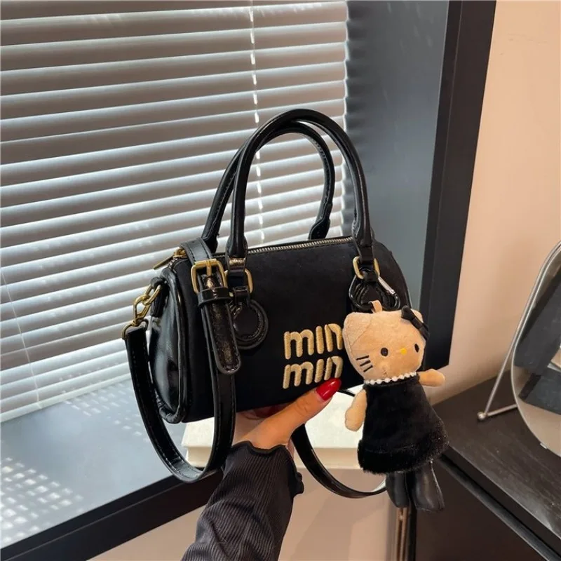 

Ladies Versatile Crossbody Bag Multiple Use Design For Various Occasions Adaptable Style With Flexible Usage