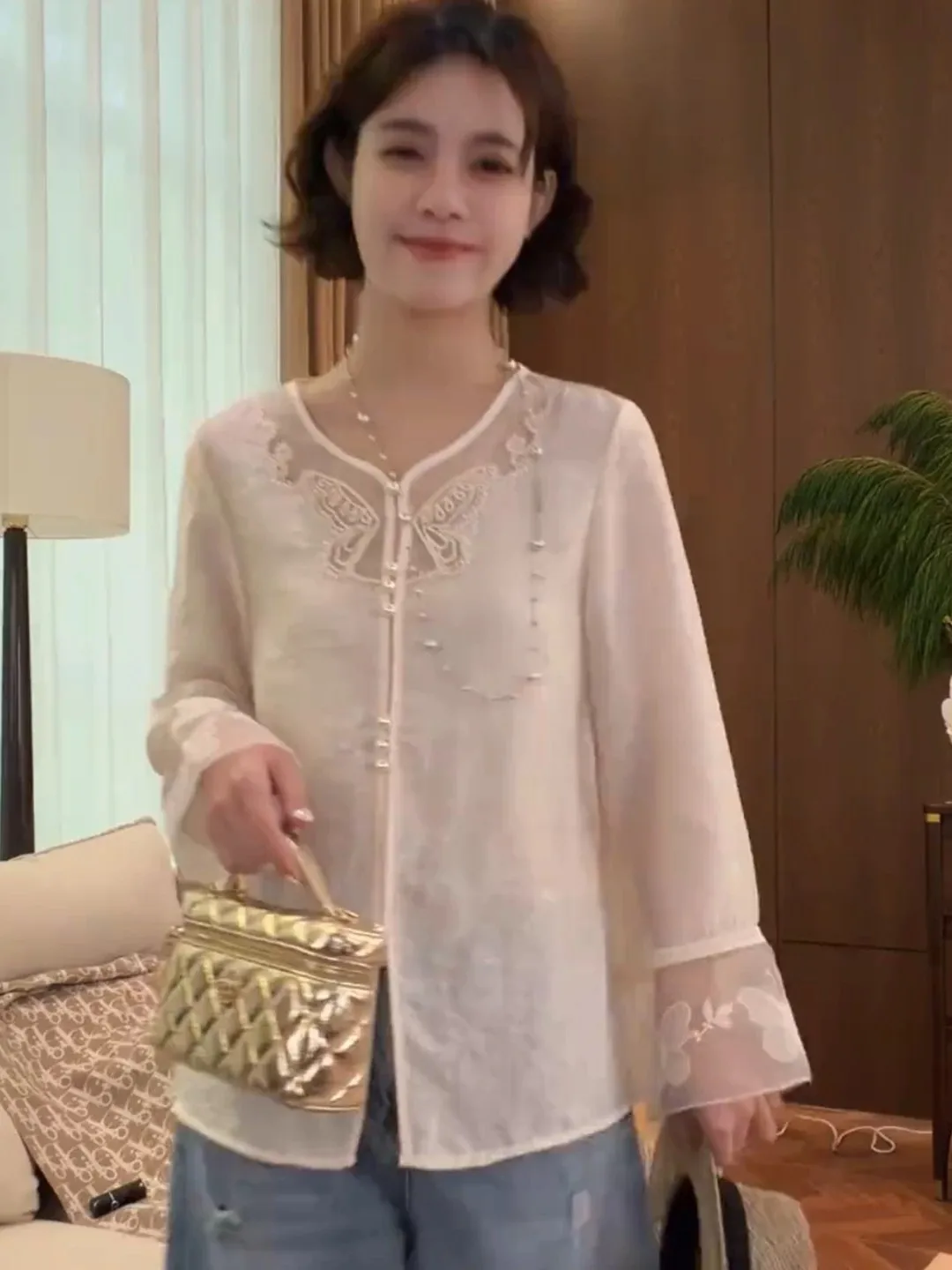 

New Chinese Style Women's Shirt Thin Summer New Embroidery Ultra Beautiful Loose Fashionable Versatile Top Knot Lon...