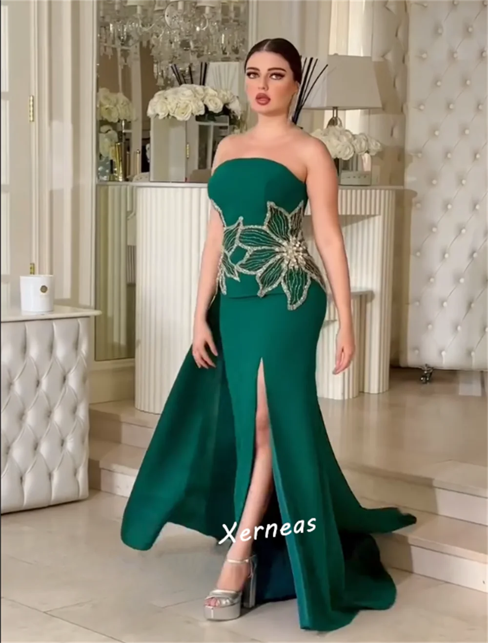 Gaun Acara Dipesan Lebih Dahulu Panjang Lantai Selubung Tanpa Tali Berpayet Glitter Kustom Gaun Malam Mewah Wanita Formal Elegan