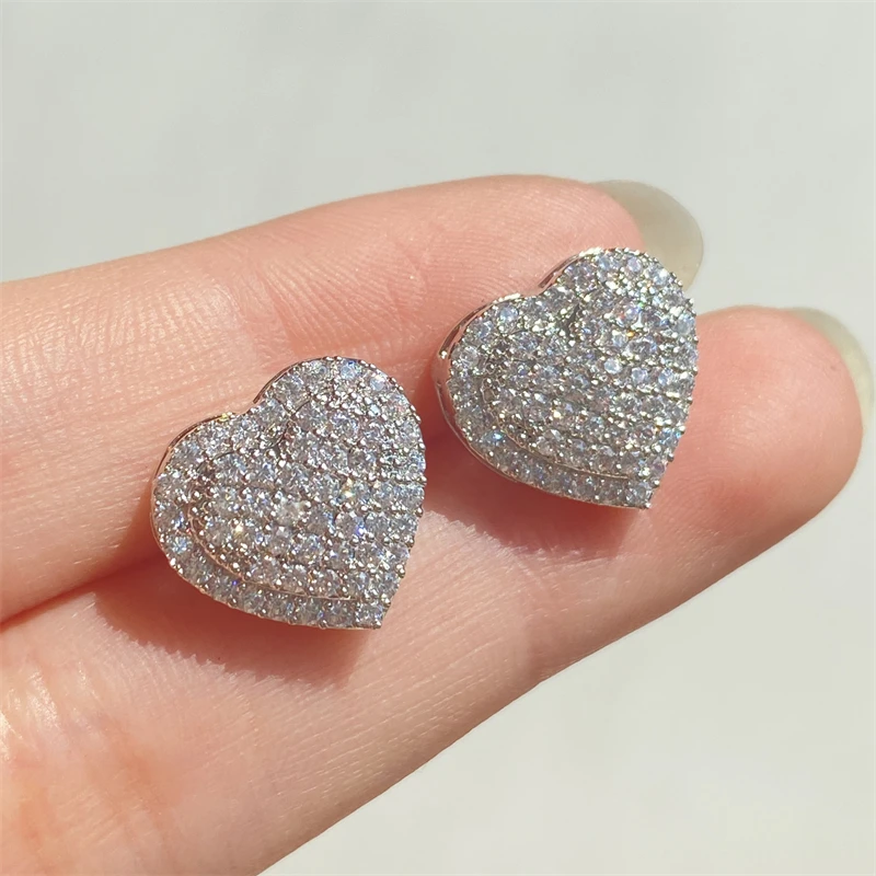 Classic Design Dazzling Heart Stud Earrings for Women High Quality Romantic Female Accessories Timeless Styling Jewelry