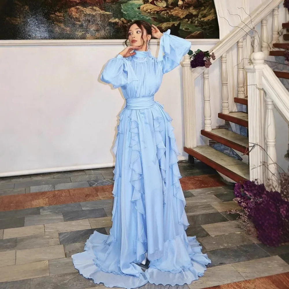 Elegancka suknia wieczorowa do ziemi, formalna sukienka na przyjęcie, pełne zakrycie, długa sylwetka, na wesele, galę, bankiet, na specjalne okazje.