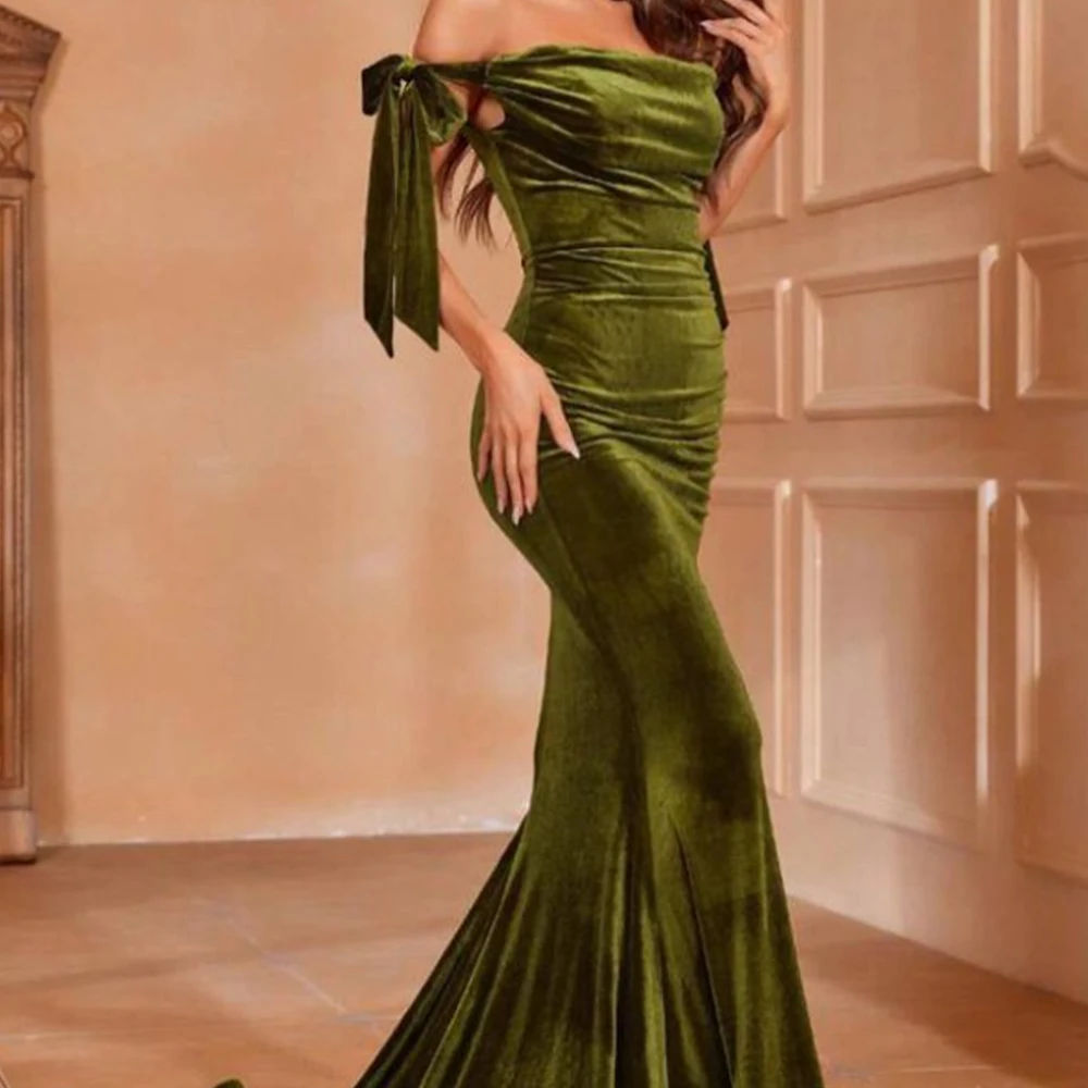 ที่กําหนดเองคลาสสิกประณีตสไตล์โมเดิร์น Velour Bow Pleat Sheath เรือคอยาว DressesQuinceanera ชุดแฟชั่น Forma