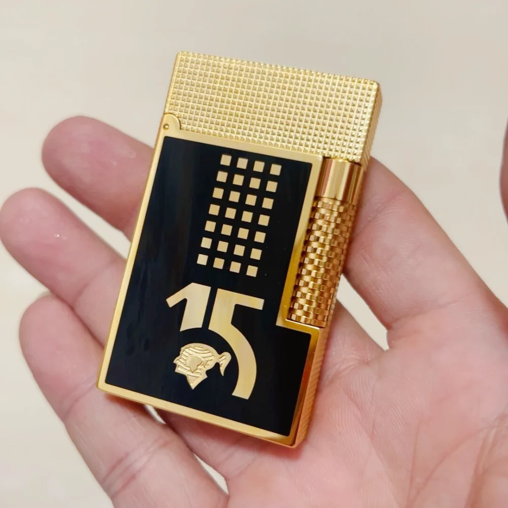 

Брендовая зажигалка, аксессуары для сигарет, модель лимитированной коллаборации, громкий звук, расходные материалы в комплекте.