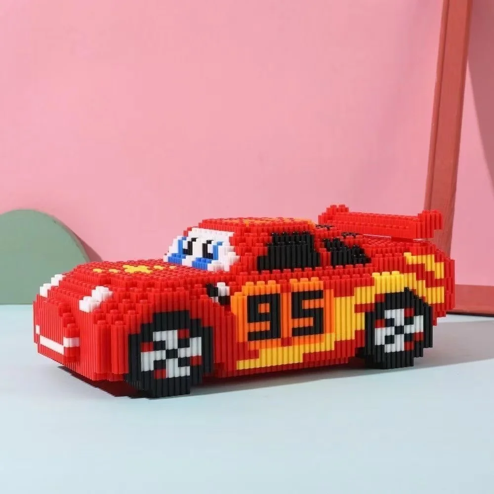 1025 pezzi di giocattoli da costruzione Lightning Mcqueen, set di assemblaggio fai-da-te, decorazioni per la casa, adatti a 14 anni in su, regali perfetti per Natale e Halloween