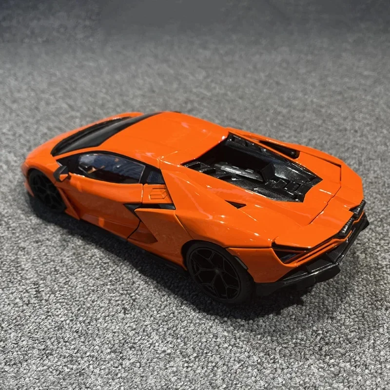 New Maisto 1/18 Lamborghini Revuelto Sports Car Die-cast Lamborghini Model Edition Alloy Luxury Vehicle Toy Collection Ornaments