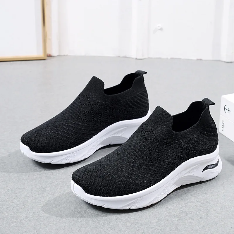 Women's New Summer Shoes Casual Sneakers Light Slip on Flat Platform Mesh Breathable Shoes Ladies Anti-slip Walking Woven Shoes