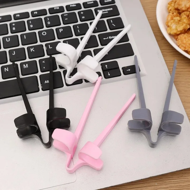 4/12PCS Plastic Snack Food Finger Tong Not Dirty Hands Finger Chopsticks for Gamer Reusable Lazy Artifact Assistant Finger Tool