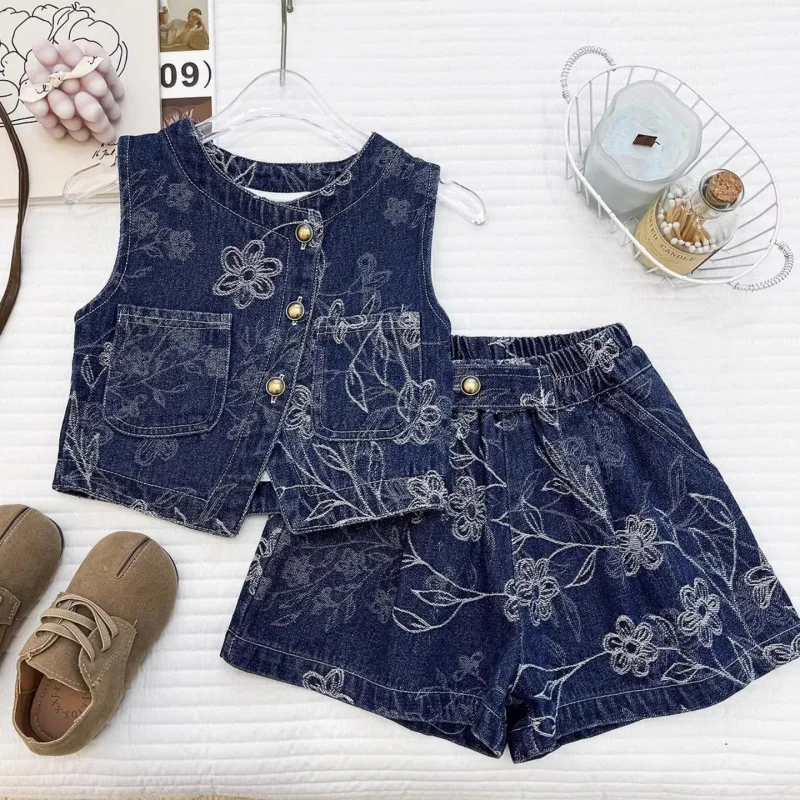 

Girls' Vintage Embroidered Floral Denim Vest Set Summer Fashion Sleeveless Top and Shorts Two-Piece Outfit Trendy