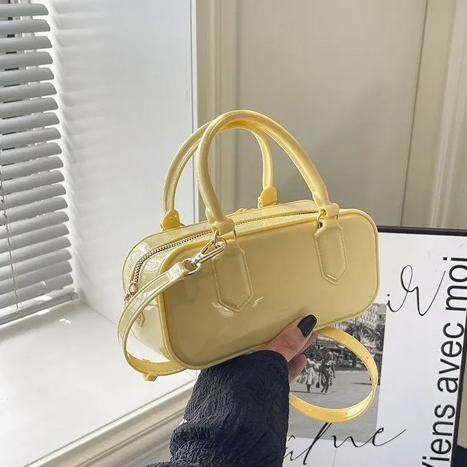 

Niche Trendy Women Shoulder Bag Spring New Minimalist Fashion High Texture Stylish Crossbody Bag