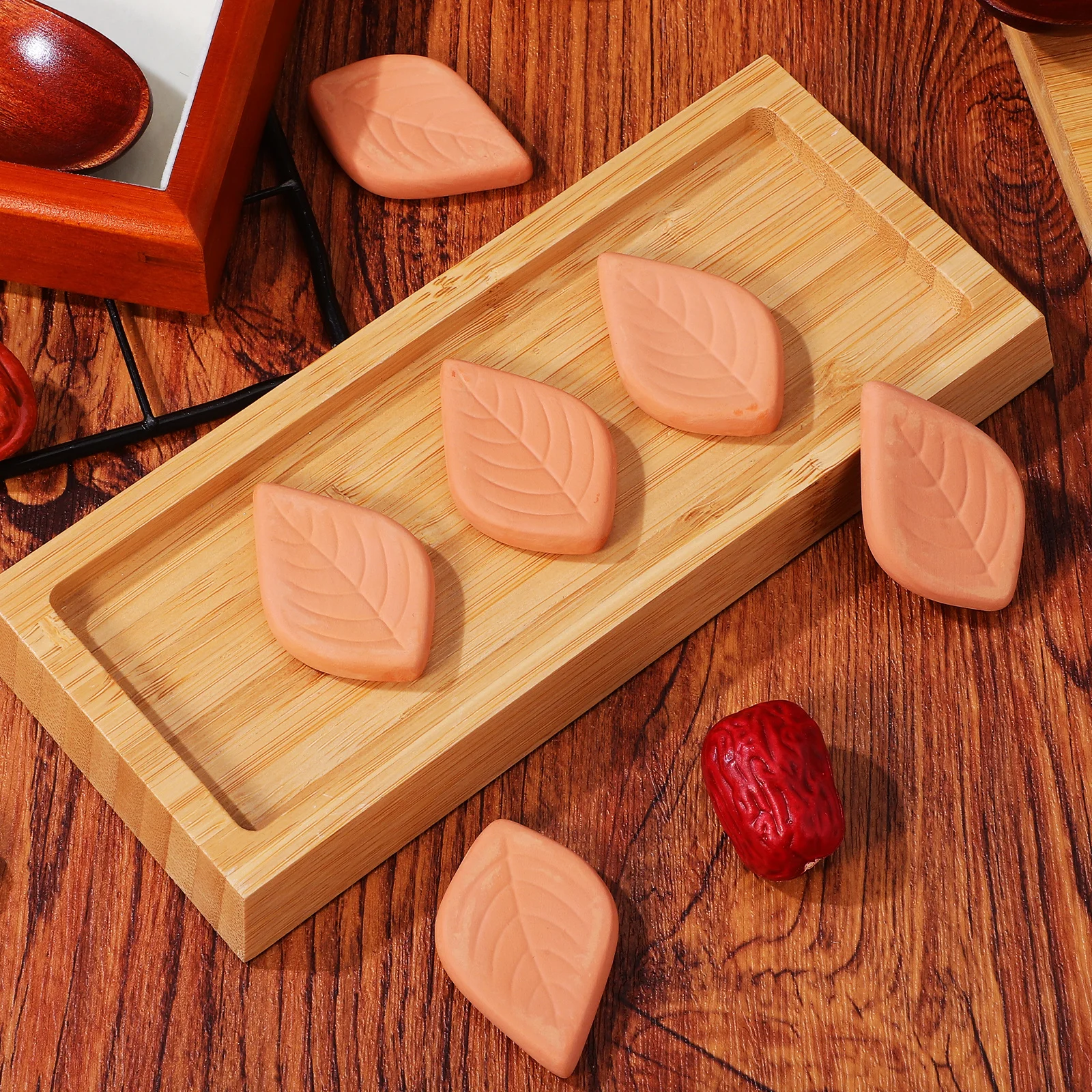 

6Pcs Terracotta Leaf Shape Softener Reusable Sugar Keeper for Food Container Portable Easy Use