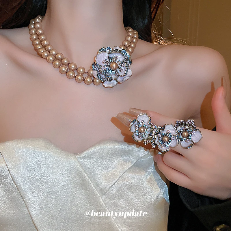 New Diamond-Studded Pearl Flower Necklace Earrings Ring Set Vintage Style Collarbone Chain French Accessories Party Pearl Gifts
