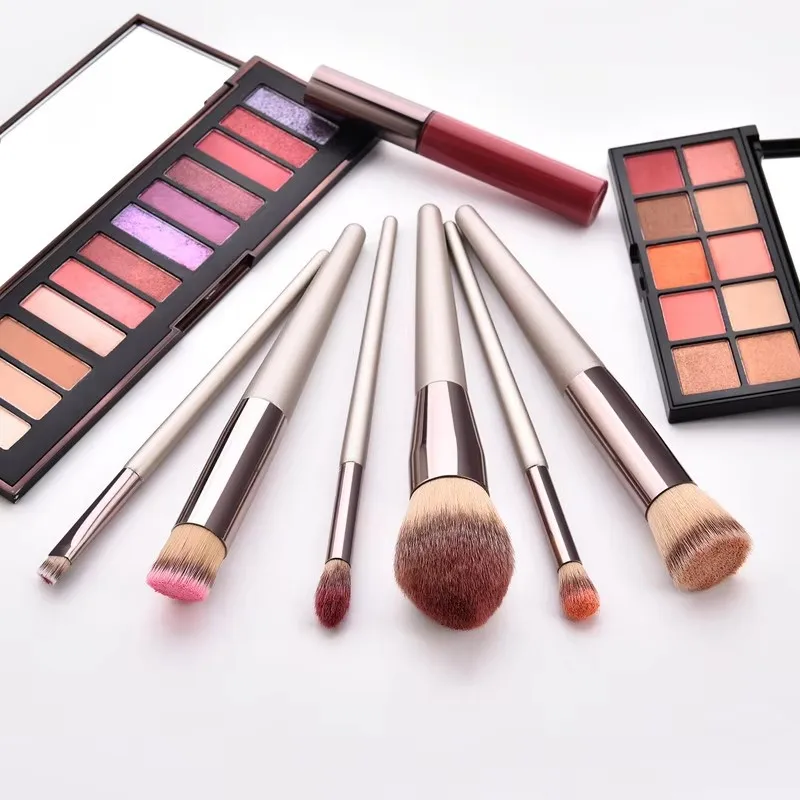 10 Pcs Champagne Gold Makeup Brushes Complete Set of Foundation Loose Powder Blush Concealer Eye Shadow Professional Set