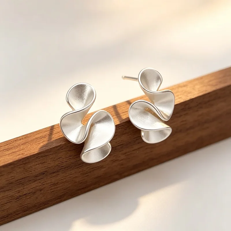 Cremefarbene Blumen-Ohrstecker mit Rüschenrand - Einzigartiges Design 925 Sterling Silber Schmuck Geometrische Blatt-Rüschenrock-Ohrstecker 3973
