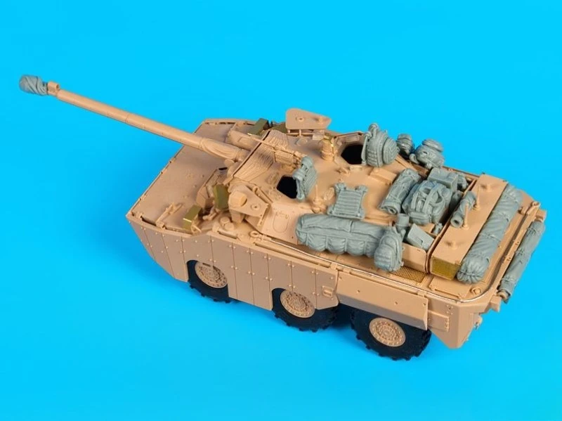 

Собранный комплект модели из литой смолы в масштабе 1/35, комплект аксессуаров AMX 10RCR Separ (без танка), в разобранном виде и неокрашенном виде